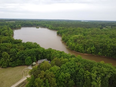 Southern Comfort: Private 11-Acre Log Home on Kerr Lake - image 7