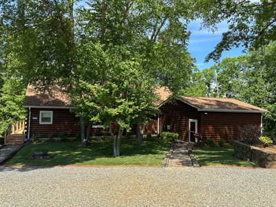 Southern Comfort: Private 11-Acre Log Home on Kerr Lake - image 10