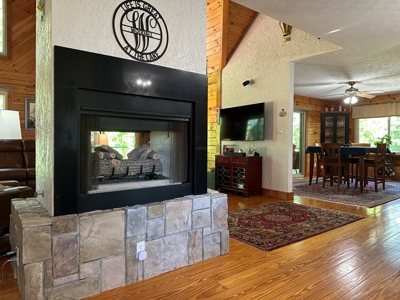 Southern Comfort: Private 11-Acre Log Home on Kerr Lake - image 22
