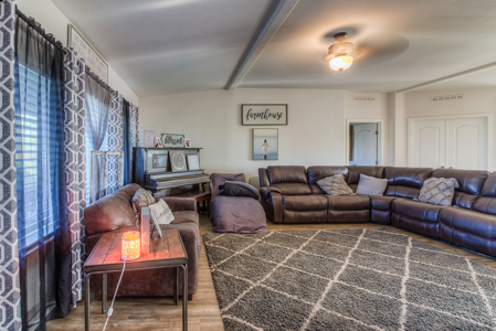 Country Living on 11.45 Irrigated Acres - image 25