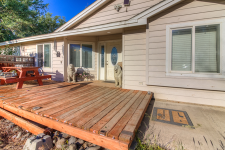 Country Living on 11.45 Irrigated Acres - image 1