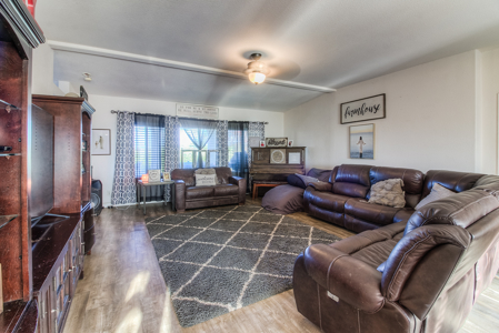 Country Living on 11.45 Irrigated Acres - image 30