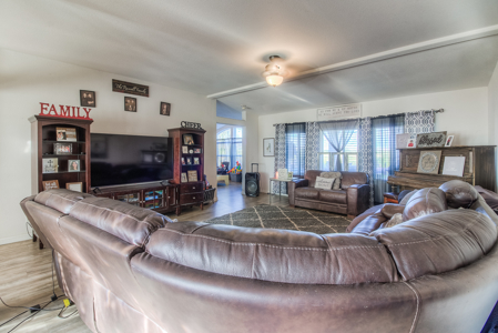 Country Living on 11.45 Irrigated Acres - image 31