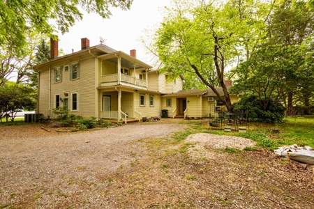 Historic Elegance & Lake Life: A Classic Clarksville VA Gem - image 36