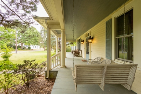 Historic Elegance & Lake Life: A Classic Clarksville VA Gem - image 9