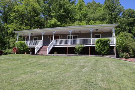 Country Home for Sale in Bristol VA - image 1