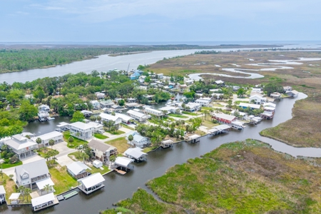 Waterfront Home for Sale in Suwannee FL! - image 32