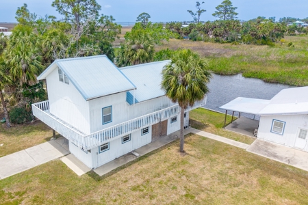 Waterfront Home for Sale in Suwannee FL! - image 6