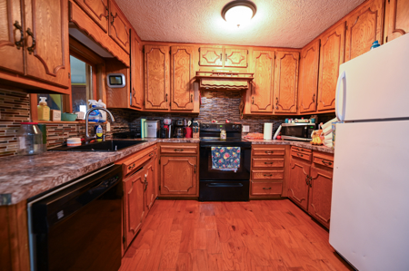 Home for Sale Cedar County, Missouri - image 8