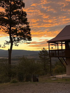 Spacious home with spectacular views in the mountains - image 12