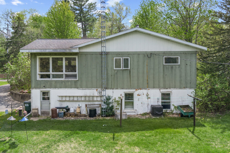 3-Bedroom in the heart of Portage near beautiful Silver Lake - image 7