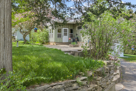 3-Bedroom in the heart of Portage near beautiful Silver Lake - image 9