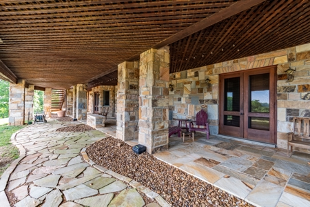 Stunning Home On Dale Hollow Lake in Albany, Kentucky - image 14