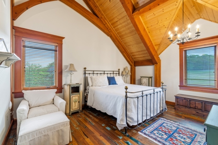 Stunning Home On Dale Hollow Lake in Albany, Kentucky - image 36