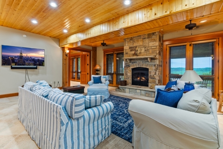 Stunning Home On Dale Hollow Lake in Albany, Kentucky - image 38