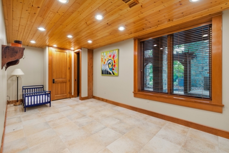 Stunning Home On Dale Hollow Lake in Albany, Kentucky - image 44
