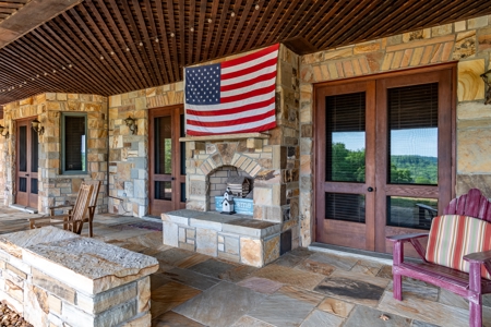 Stunning Home On Dale Hollow Lake in Albany, Kentucky - image 13