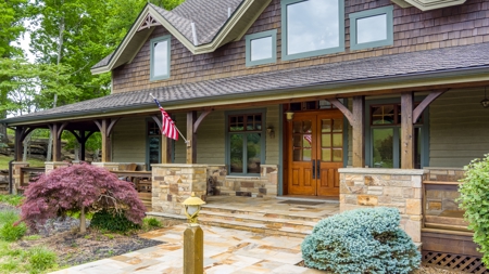 Stunning Home On Dale Hollow Lake in Albany, Kentucky - image 5
