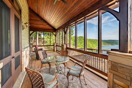 Stunning Home On Dale Hollow Lake in Albany, Kentucky - image 16