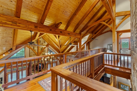 Stunning Home On Dale Hollow Lake in Albany, Kentucky - image 33