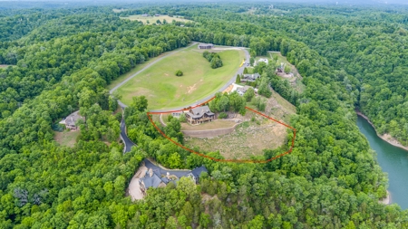 Stunning Home On Dale Hollow Lake in Albany, Kentucky - image 8