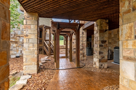 Stunning Home On Dale Hollow Lake in Albany, Kentucky - image 12