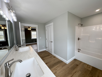 Fully Renovated Country Home - Lincoln, Maine - image 21
