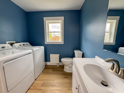 Fully Renovated Country Home - Lincoln, Maine - image 16