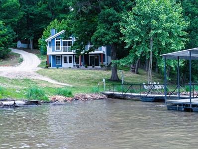 Lakefront 3Br Home & Boat Dock & Garage - image 1