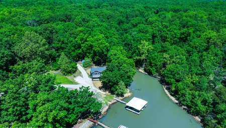 Lakefront 3Br Home & Boat Dock & Garage - image 14