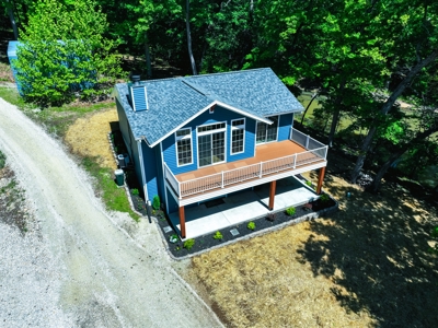 Lakefront 3Br Home & Boat Dock & Garage - image 5