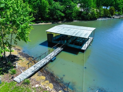 Lakefront 3Br Home & Boat Dock & Garage - image 7