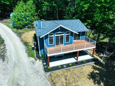 Lakefront 3Br Home & Boat Dock & Garage - image 15