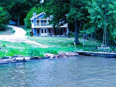 Lakefront 3Br Home & Boat Dock & Garage - image 17