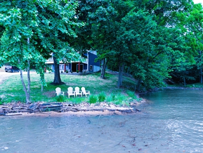 Lakefront 3Br Home & Boat Dock & Garage - image 24