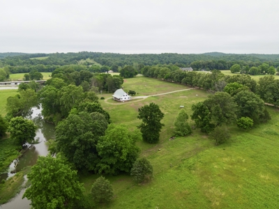 Ozarks Southfork River Country Home And Equine Farm For Sale - image 21