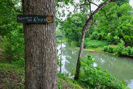 Ozarks Southfork River Country Home And Equine Farm For Sale - image 10