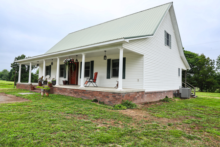Ozarks Southfork River Country Home And Equine Farm For Sale - image 22