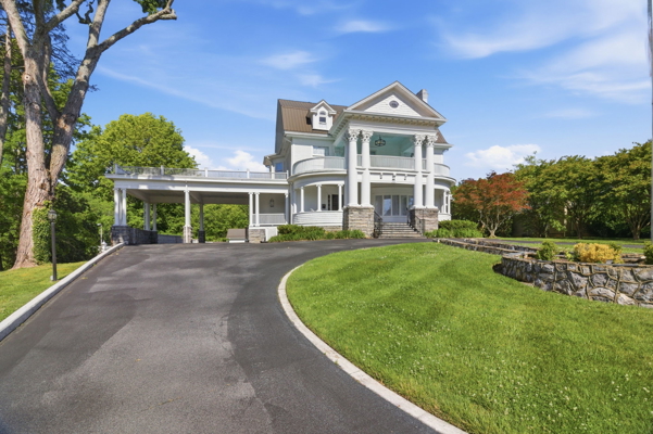 Historic Home for Sale at Auction in Bristol TN