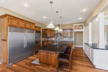 Refined 80-Acre Country Estate in Kingston, Missouri - image 8