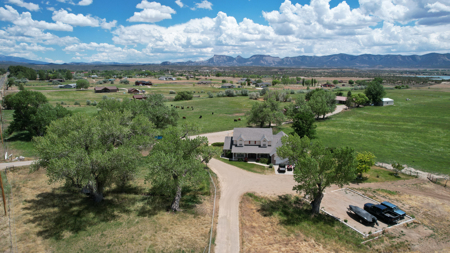 Beautiful 4BR Country Home with Irrigated Acreage & Scenic Views - image 5