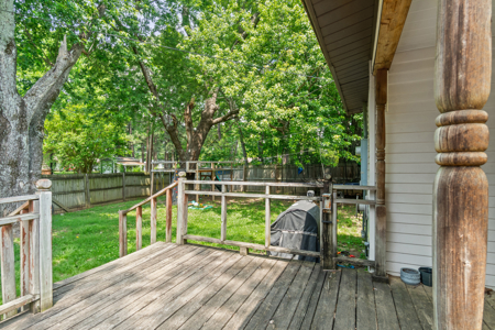Three Bedroom Home For Sale Located in heart of Searcy, AR - image 3