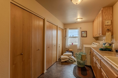 Eastern Oregon Willow Creek House - image 35