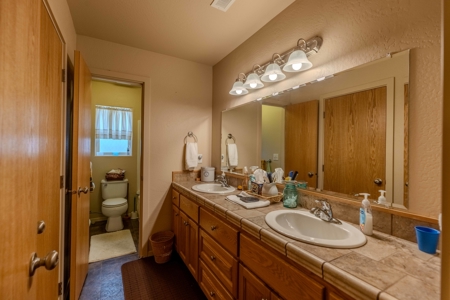 Eastern Oregon Willow Creek House - image 25