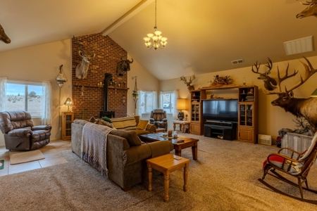Eastern Oregon Willow Creek House - image 31