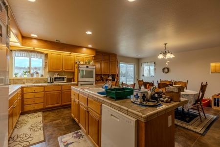 Eastern Oregon Willow Creek House - image 13