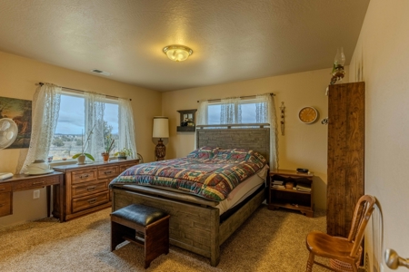 Eastern Oregon Willow Creek House - image 29