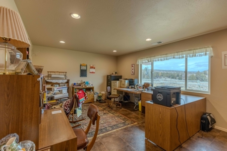 Eastern Oregon Willow Creek House - image 23