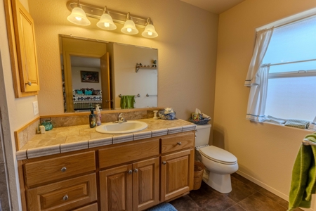 Eastern Oregon Willow Creek House - image 20
