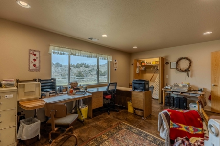 Eastern Oregon Willow Creek House - image 24